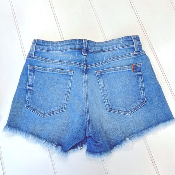 Joe’s Jean Short - Picture 2 of 3